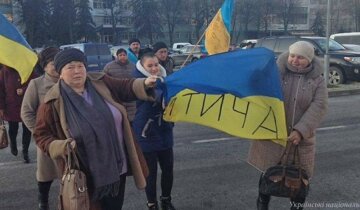 У Рівному мітингують за Київський патріархат (фото)