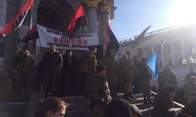 В ході зіткнень в Києві постраждали десяток "блокадників"