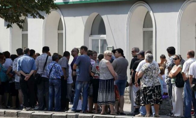 Курс валют на лето: украинцев предупредили о выходках доллара