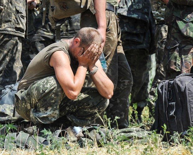 Украинского воина под дулами автоматов заставили дать "интервью" в Донецке: мы не хотели, это был приказ