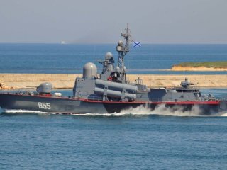 працівник морської служби