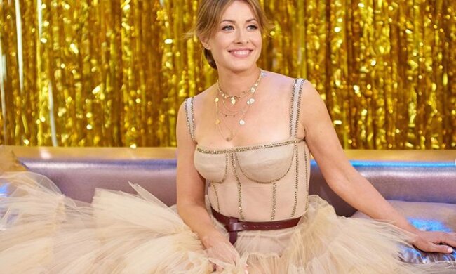 Кравець з Кварталу 95 на репетиції шоу "Танці з зірками" залишилась в одних шкарпетках: фани просто мліють