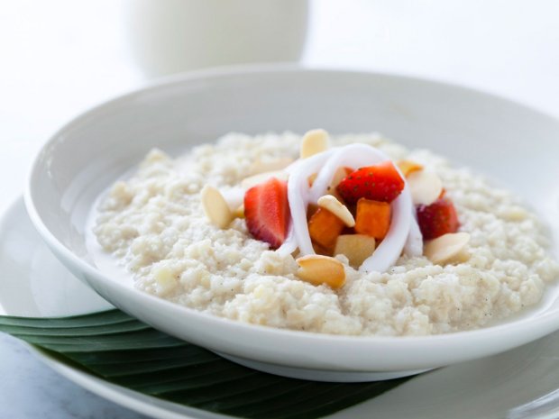 рисова каша на молоці: швидкий і смачний сніданок