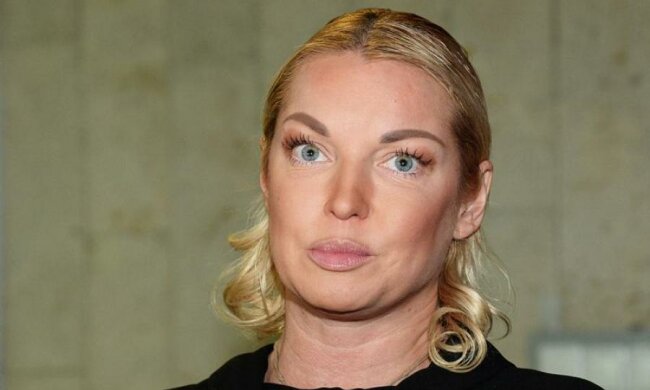 Бревно с бревнами: обвисшая грудь Волочковой перевозбудила фанатов