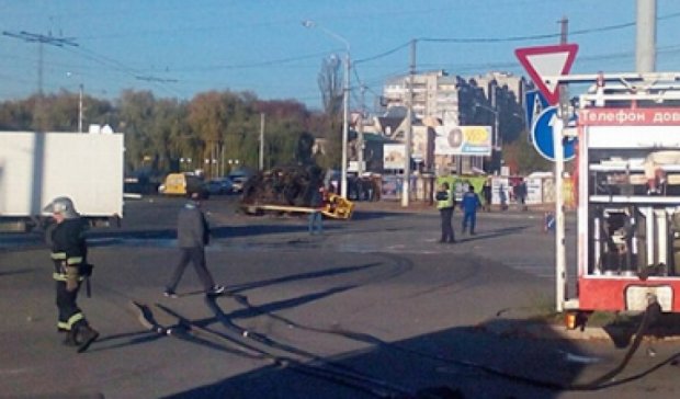 У Вінниці перекинулася вантажівка з газом (фото)