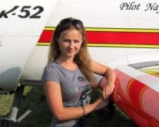 Наймолодша українська льотчиця надихає своїм прикладом