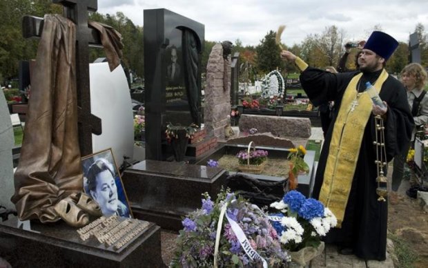 Это конец, сжигайте: украинцы не могут похоронить родных и близких
