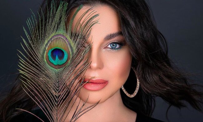 Наташа Королева покоряет "молодое поколение" шикарными формами, жаркие фото в кровати