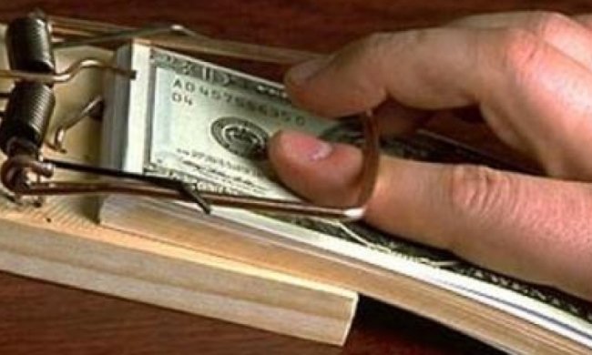 На Рівненщині секретаря приймальної комісії спіймали на хабарі у $1700 