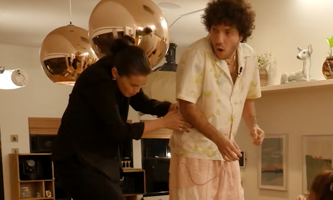 Селена Гомес и Бенни Бланко, кадр из видео