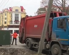 Вивіз сміття. Фото: скрін youtube