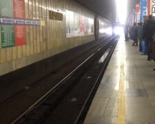 У Києві затопило станцію метро, комунальне пекло Кличка показали одним фото