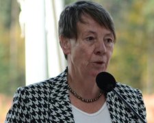 Підлегла Меркель зробила це з жінкою