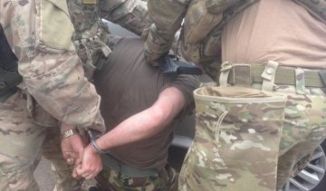 Український офіцер попався на продажу зброї окупантам