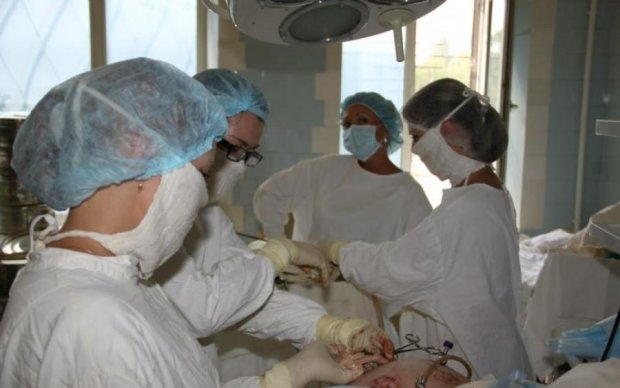 Глибоке мистецтво: російський лікар-проктолог робив селфі під час прийому пацієнтів