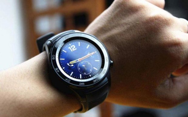 Huawei представит миру умные часы с симкой