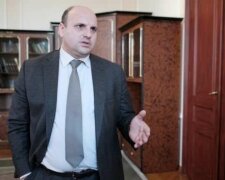 Главу Чернівецької облради Мунтяна скосив коронавірус, стан критичний: "Підключили до ШВЛ"