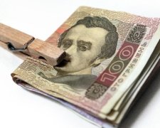 Гривна продолжает свободное падение