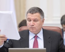 Аваков пропустив допит по Януковичу