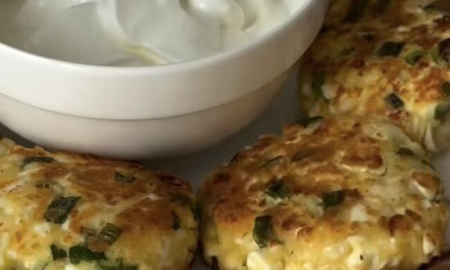 Ліниві пиріжки з яйцем та зеленою цибулею: фото скрін рецепту