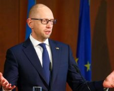 Як Любомир Гузар: Порошенко вручив Яценюку престижну нагороду