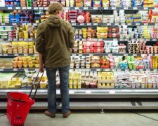 Популярний продукт українців перетворили на отруту, та ще деруть утридорога