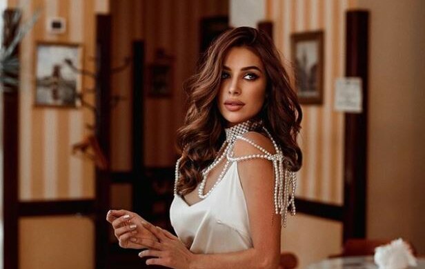 Учасниця "Холостяк 10" дала урок про кохання розставивши ноги в ліжку: "Ти відчуваєш... Ти кайфуєш"