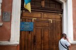 В украинском СИЗО из-за COVID-19 начался бунт заключенных, люди режут вены в протест