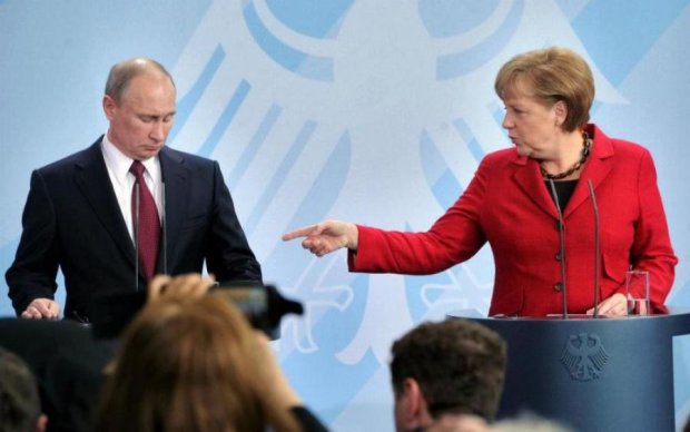 Меркель попросила Путіна захистити геїв