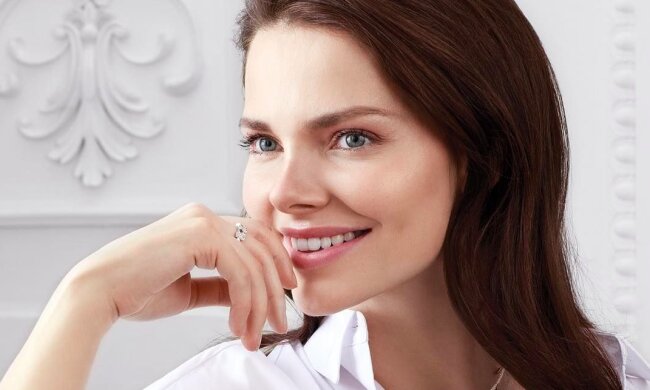 Елизавета Боярская опозорилась декольте в откровенном платье: "Это не ваше!"