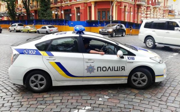Пробежка по патрульным: неадекват устроил дикий "марафон" в центре Киева
