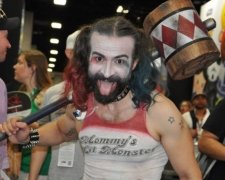 Потворні Харлі Квінн заполонили фестиваль Comic Con