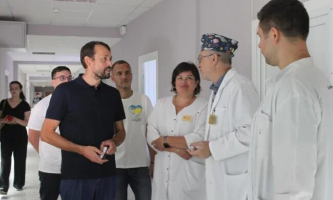 Сумський, харківський та донецький напрямки: ВО «Батьківщина» передала вантажі медикам і військовим