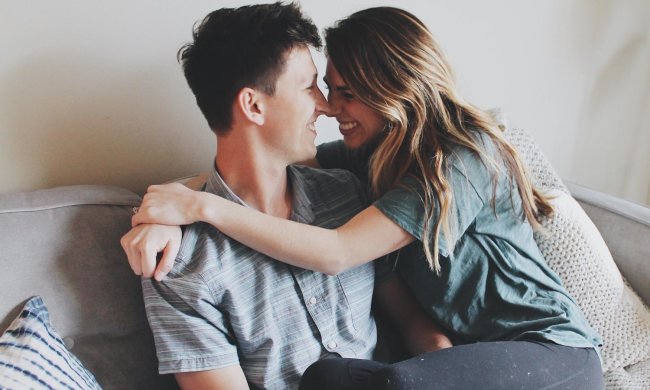 Еротичний гороскоп на 9 лютого для всіх знаків Зодіаку: хто отримає пікантний подарунок