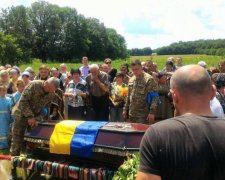 Украинского героя достойно провели в последний путь