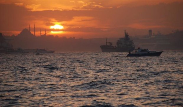 Туреччина закриває Босфор і Дарданелли для російських суден