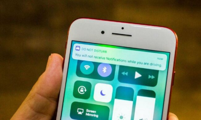 Только вперед: Apple ограничила возможности владельцам iPhone