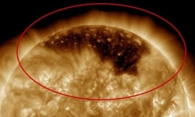 NASA показало дірку на Сонці