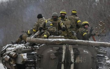 "Здоров'я бажаємо" скасовується: Кабмін змінить звичне військове вітання