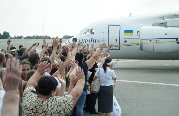 Пальчевський привітав звільнених українських полонених й звернувся до Зеленського: "Нагадую вам"