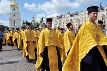 Патриарх Кирилл получит по митре за свободуУПЦ