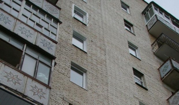 Мужчина выпал с балкона 9-го этажа в Кременчуге