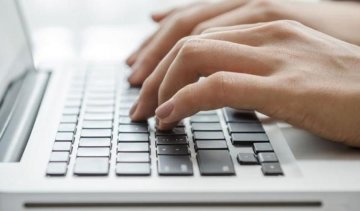 Facebook будет "вытирать" давние сообщения пользователей