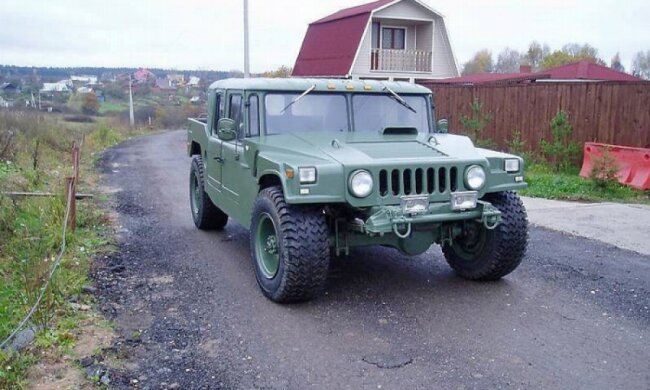 Радянське авто переробили на Hummer (фото)