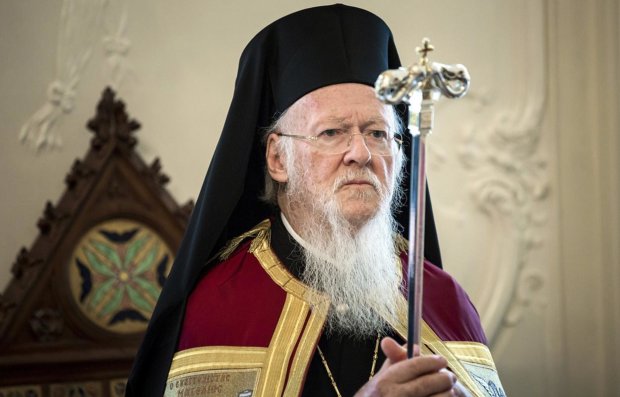 Порошенко щедро наградил Вселенского патриарха: за подъем авторитета православия в мире