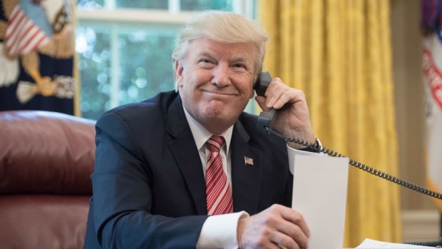 Трамп телефоном поддержал президента-оппозиционера