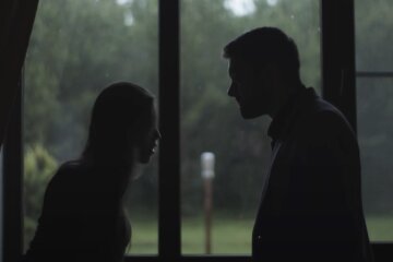Домашнее насилие, реконструкция, изображение иллюстративное, кадр из видео: YouTube