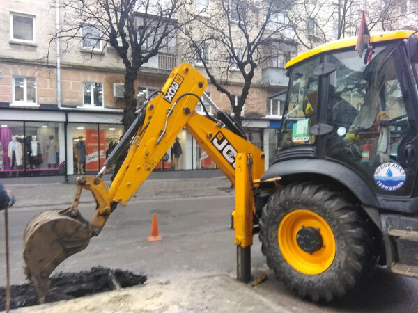 В центре Тернополя открылся портал в преисподнюю: "Здесь были раскопки"