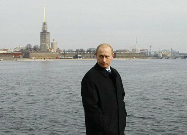 Путин пришел к власти 20 лет назад: в сети показали, как на самом деле это было - редкие снимки