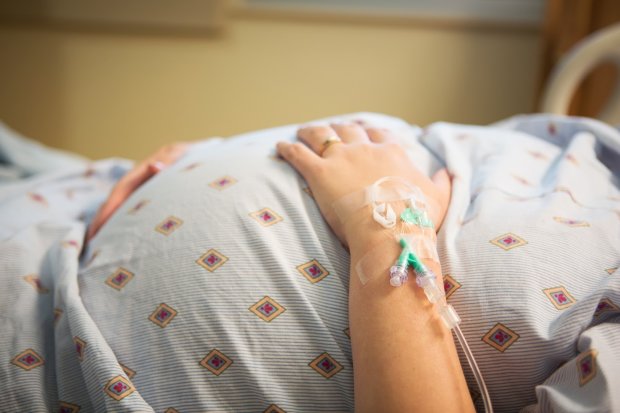 В Житомирі породілля померла разом з дитиною, у всьому звинувачують лікарів